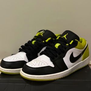 Jordan 1 low “black cyber”, size: 10 , condition: are slightly worn,